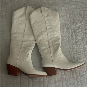 White Western Boots - Wide Calf